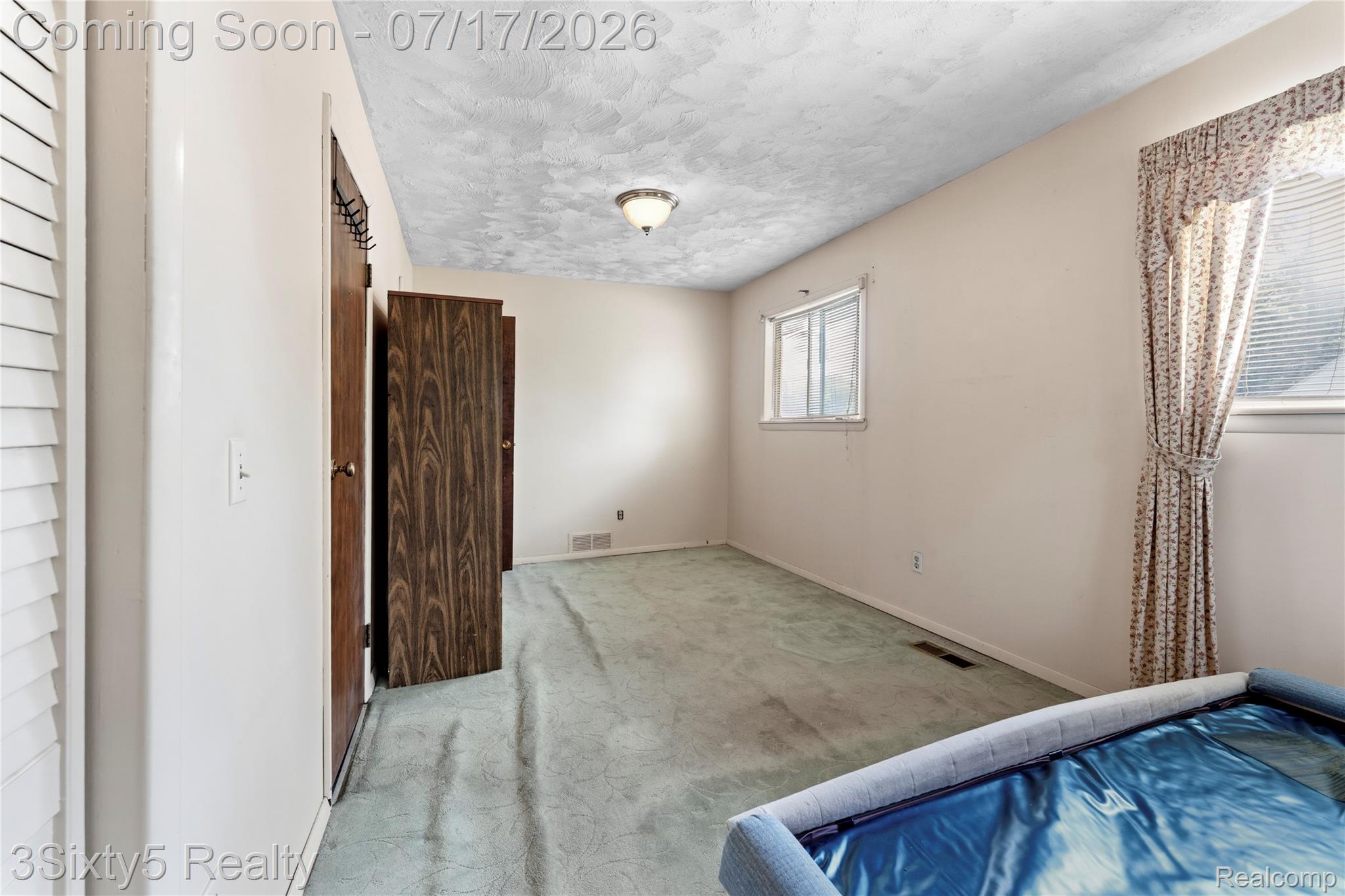 6732 Beech Daly Road Taylor, MI 48180 - Photo 21 of 30 metro shores media_021.jpg