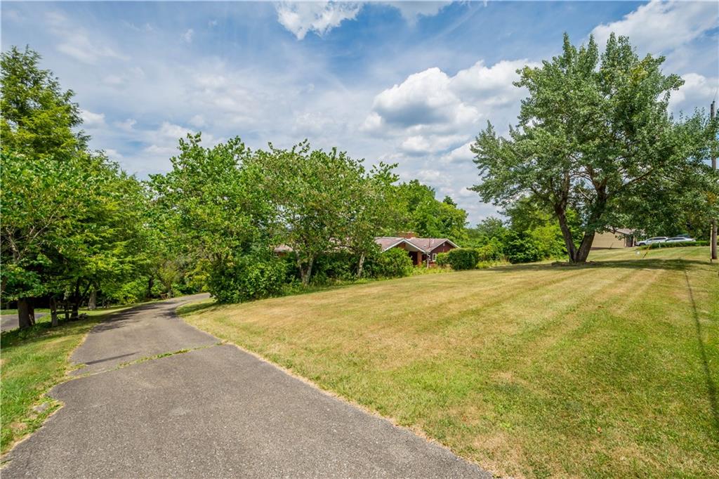 149 Meadows View Road Washington, PA 15301 - Photo 3 of 48 In/out of 1/2 circle driveway