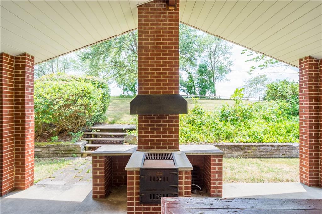 149 Meadows View Road Washington, PA 15301 - Photo 7 of 48 Built in Bar-B-Que area