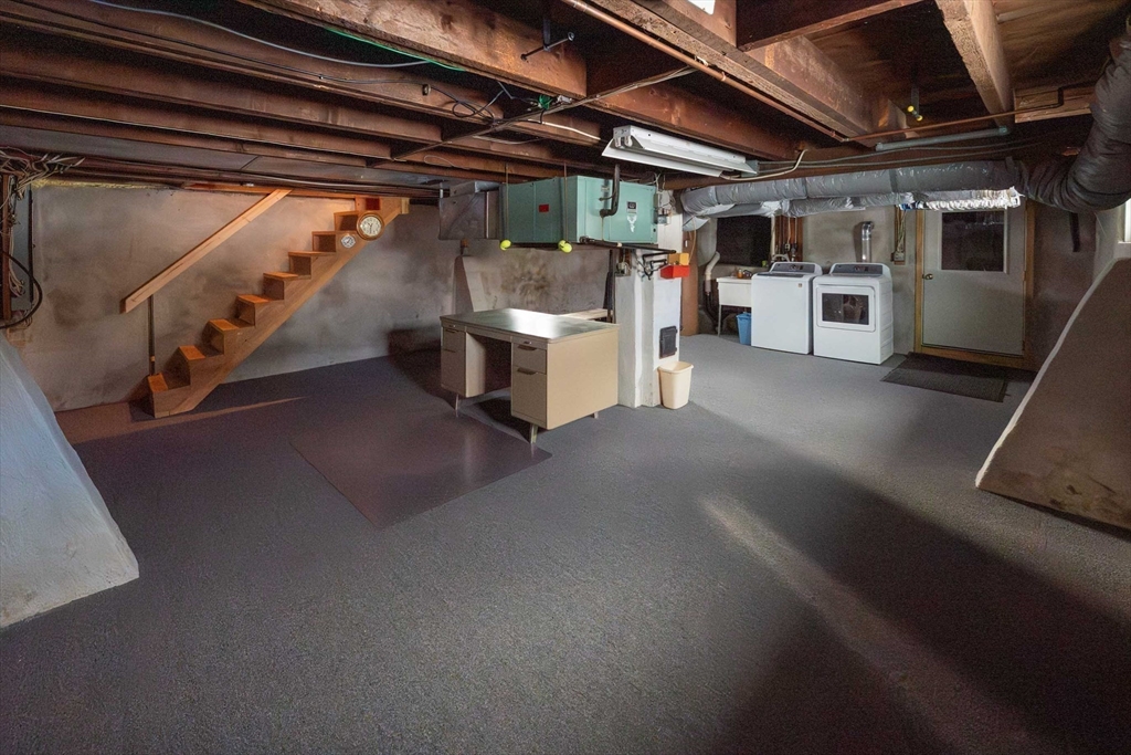 128 Ann Street Chicopee, MA 01020 - Photo 16 of 21