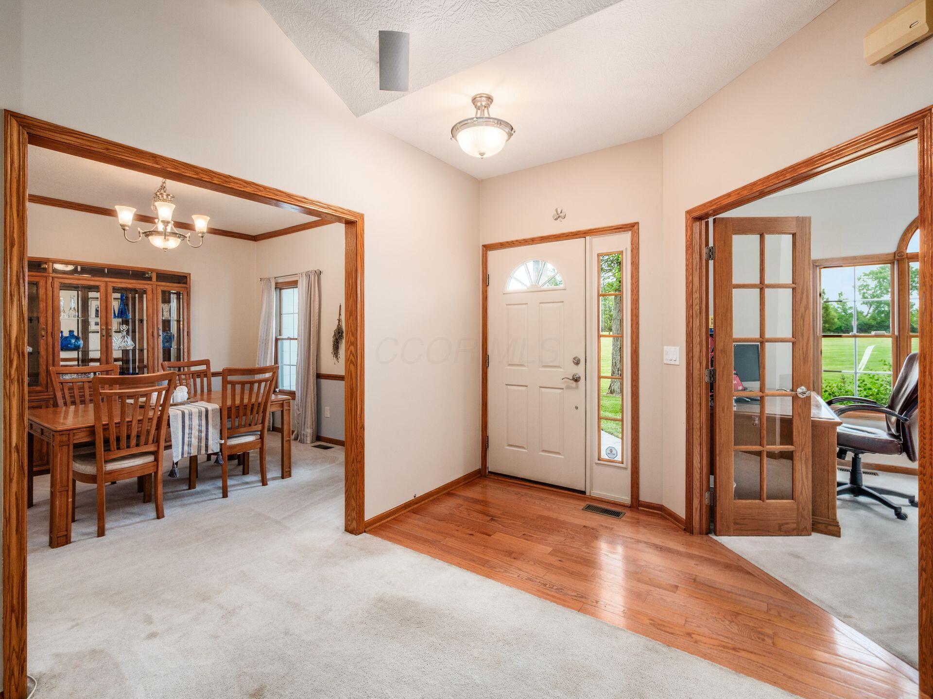 1397 Horseshoe Road Delaware, OH 43015 - Photo 4 of 64 Entrance
