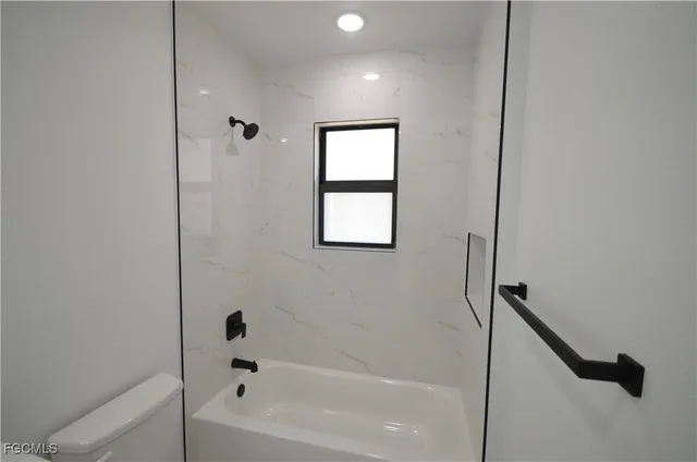 $2,600 | 2188 Barker Boulevard, Fort Myers, FL 33916