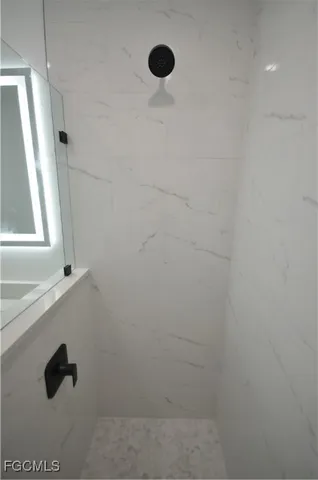 $2,600 | 2188 Barker Boulevard, Fort Myers, FL 33916