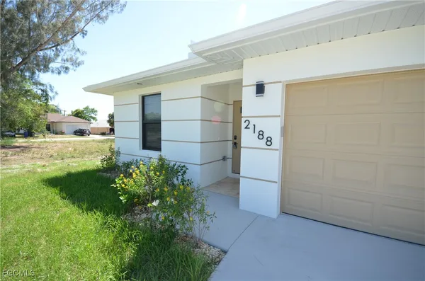 $2,600 | 2188 Barker Boulevard, Fort Myers, FL 33916