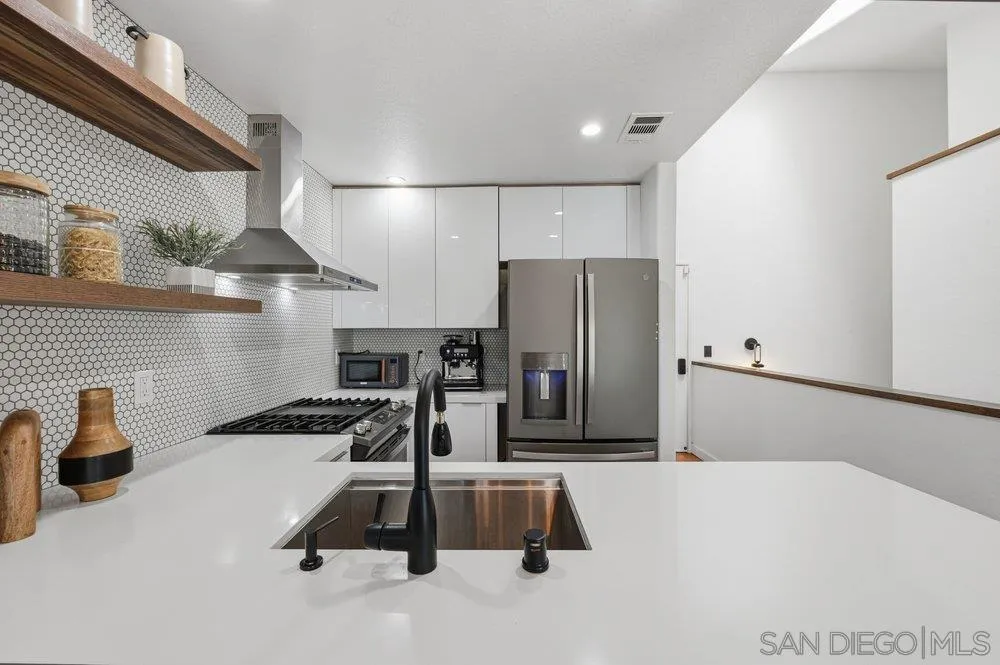 12805 Carriage Road Poway, CA 92064 - Photo 4 of 22