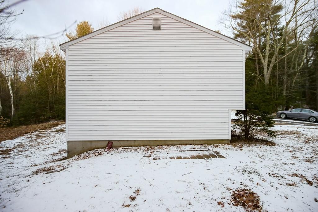 560 Doe Valley Road Athol, MA 01331 - Photo 3 of 18