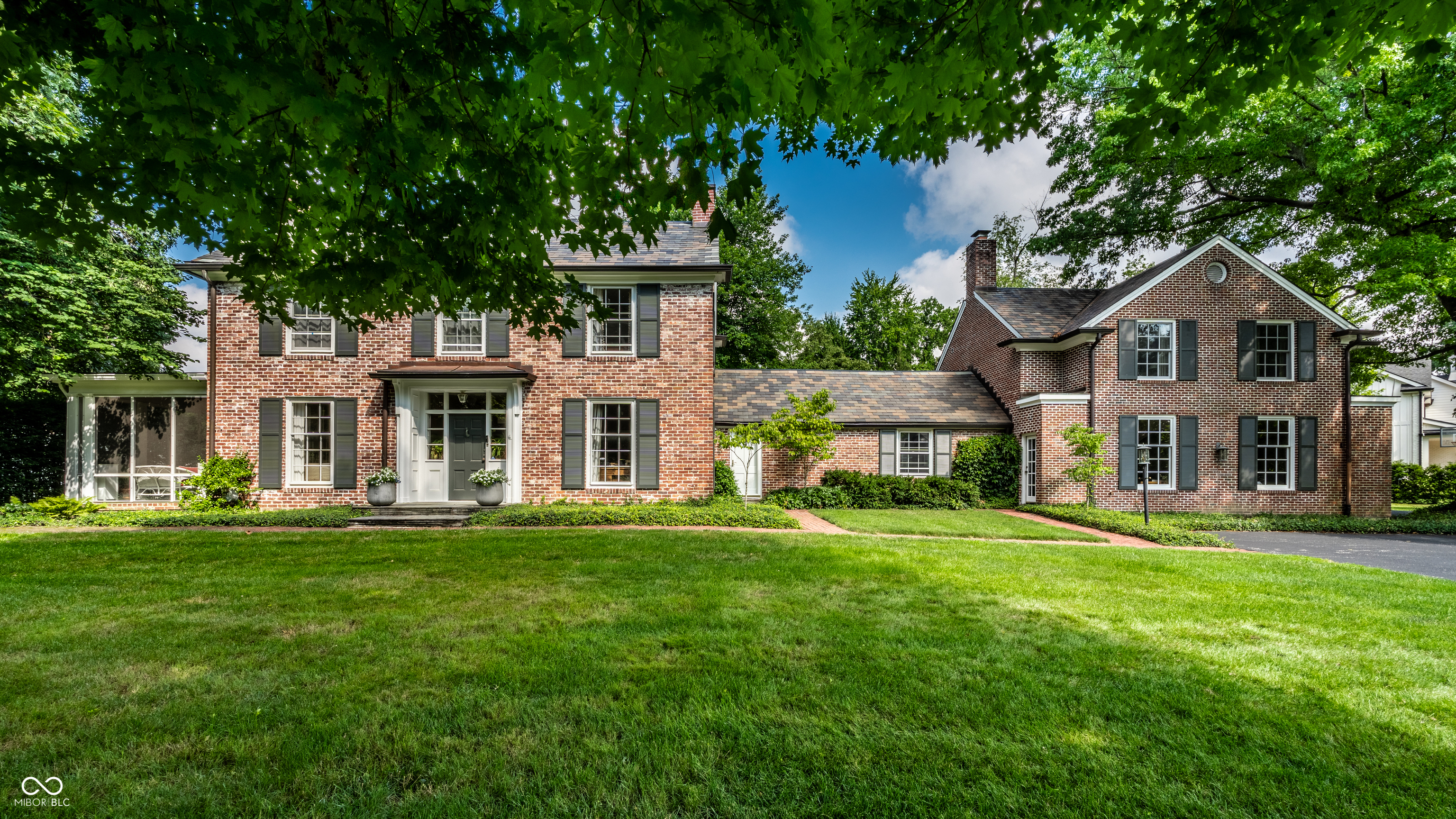 200 Wellington Road Indianapolis, IN 46260 - Photo 4 of 68 Gallery Image 4