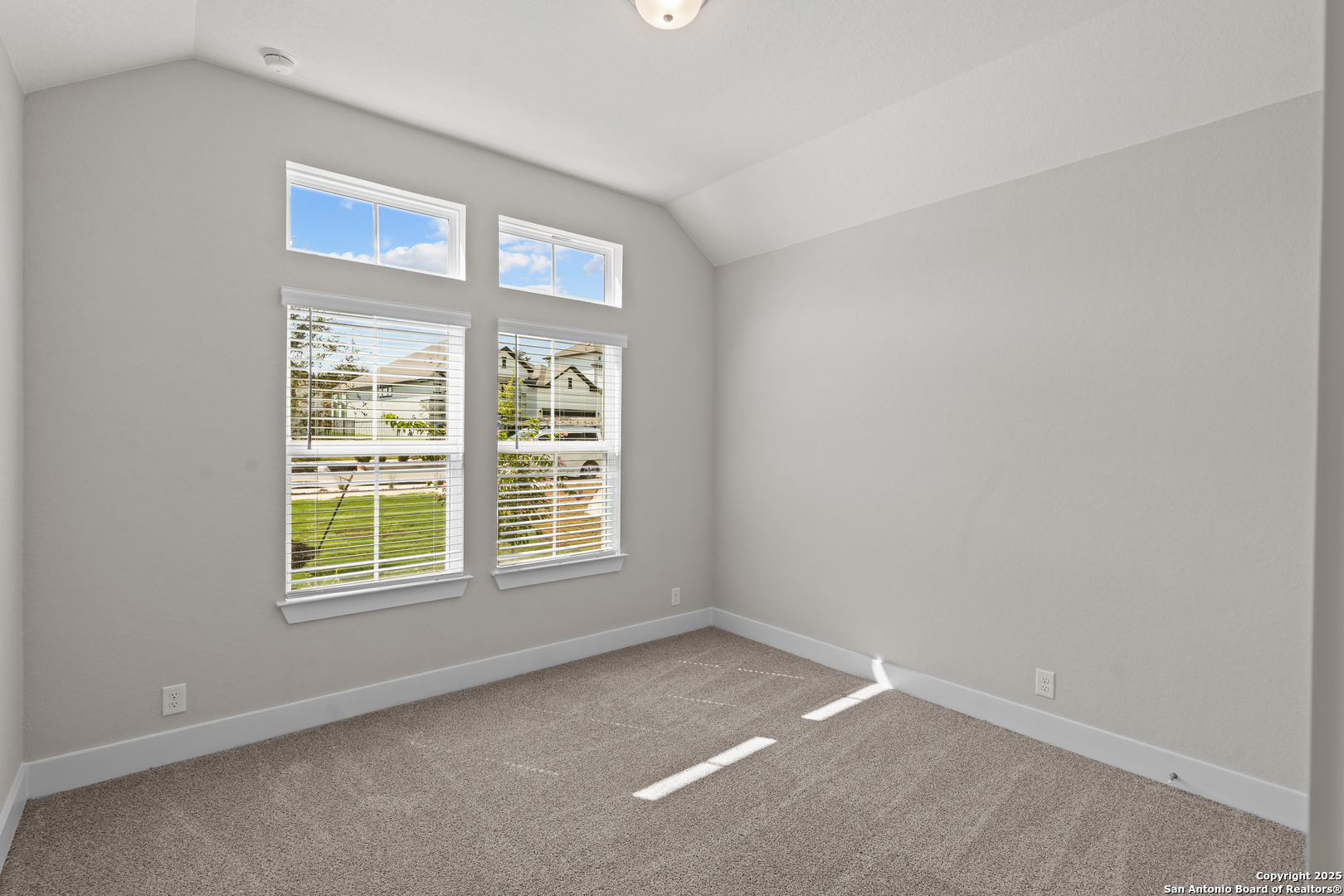 310 Vamanos Boerne, TX 78006 - Photo 7 of 49