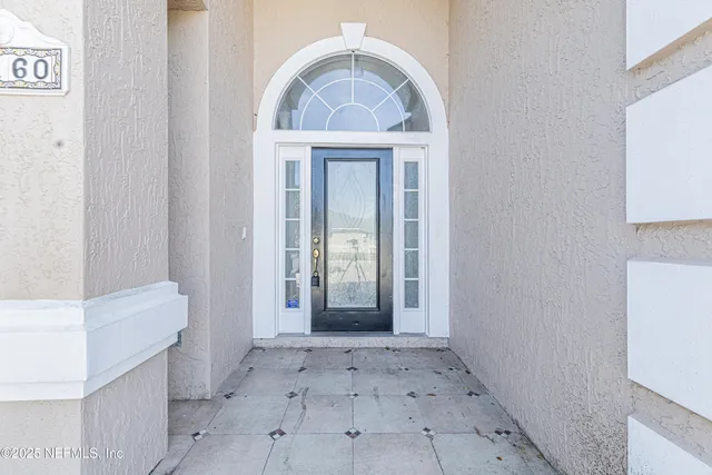a view of empty room with window