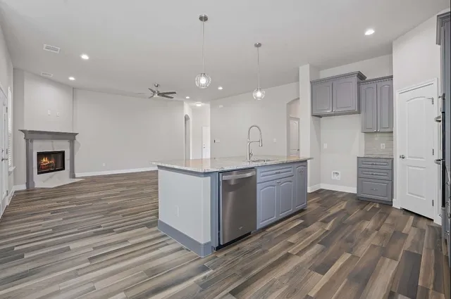 $2,350 | 130 Koele Court, Bastrop, TX 78602