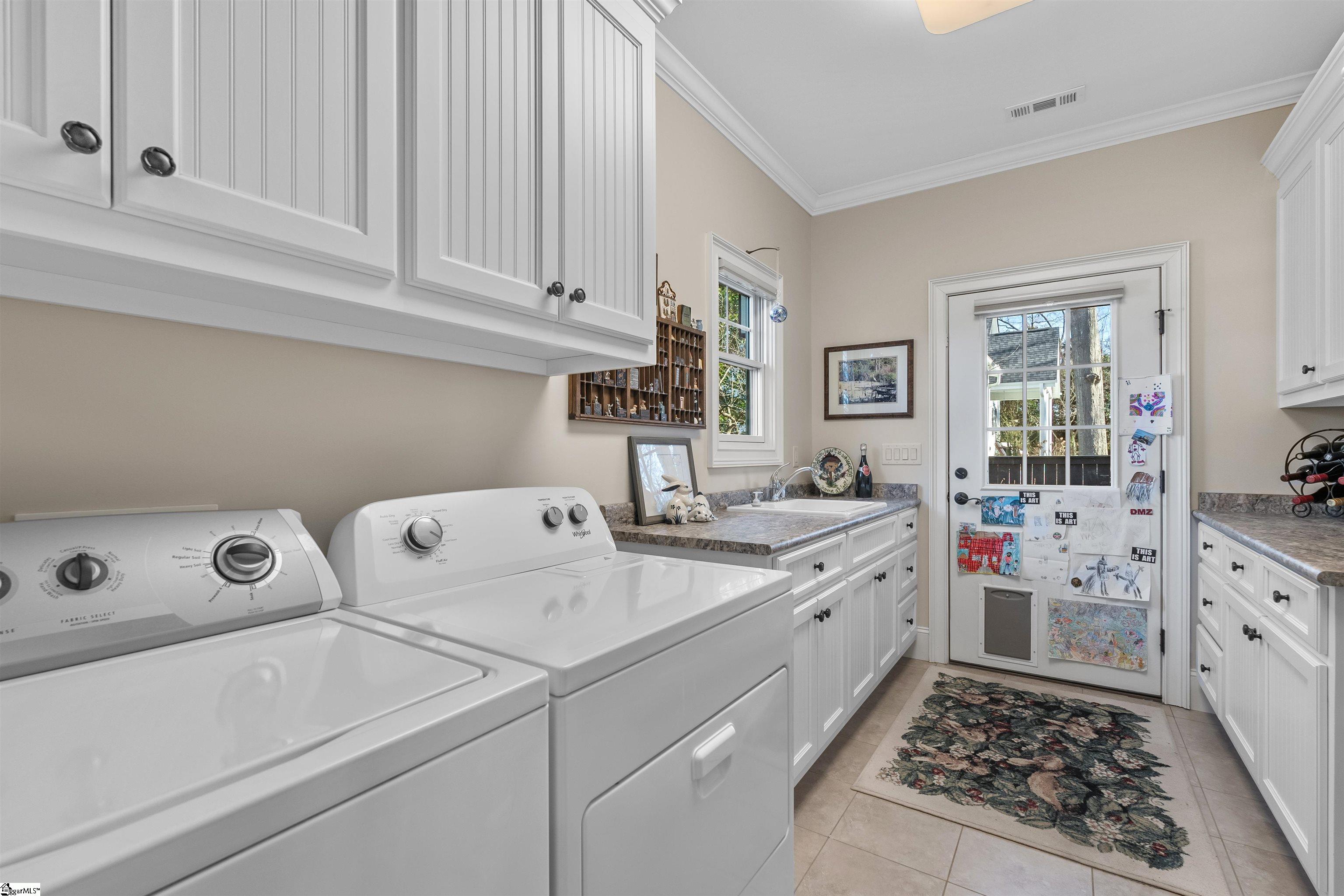 5 Riverside Drive Greenville, SC 29605 - Photo 24 of 49 Washer Dryer stay!