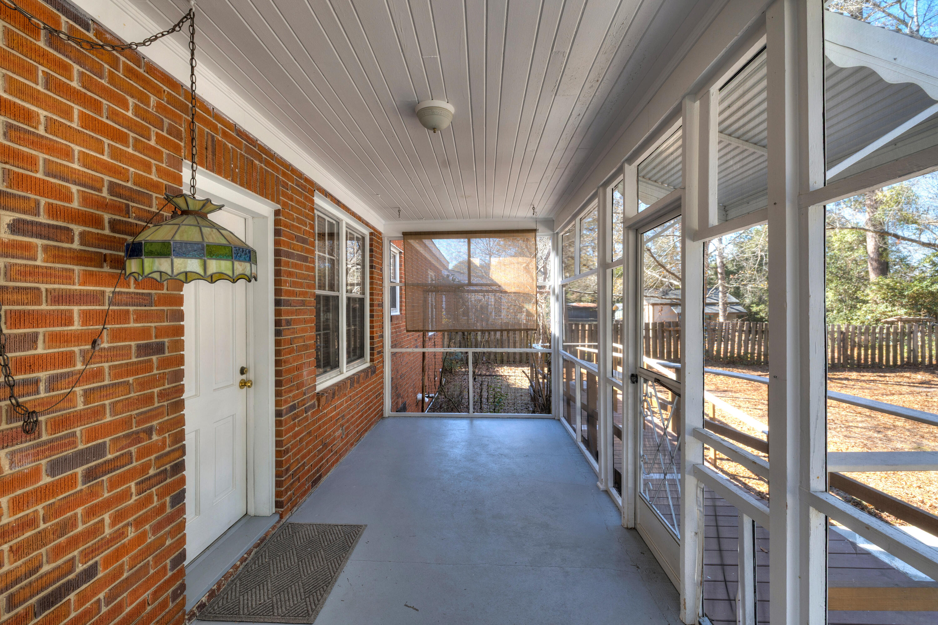 537 West Calhoun Street Sumter, SC 29150 - Photo 6 of 40 awesome Screened porch for relaxing or having the Morning Coffee
