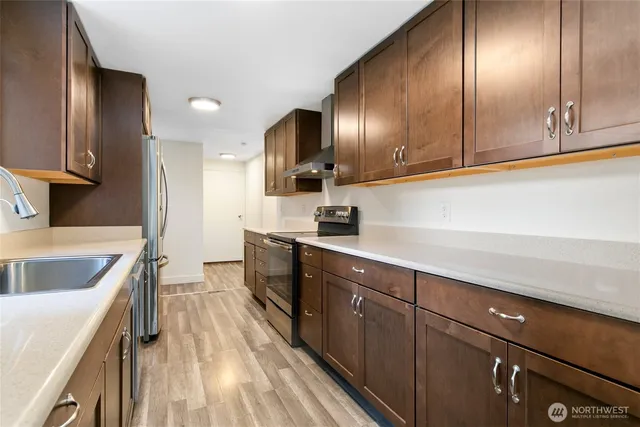 $590,000 | 19504 3rd Avenue South, Des Moines, WA 98148