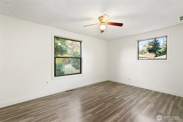 $590,000 | 19504 3rd Avenue South, Des Moines, WA 98148