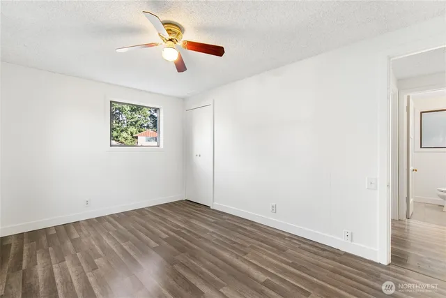 $590,000 | 19504 3rd Avenue South, Des Moines, WA 98148