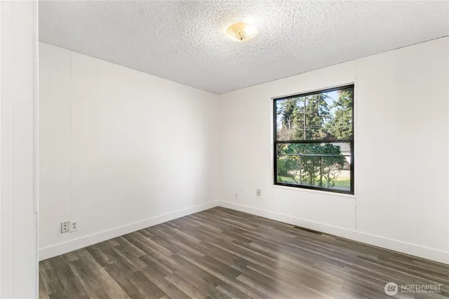 $590,000 | 19504 3rd Avenue South, Des Moines, WA 98148