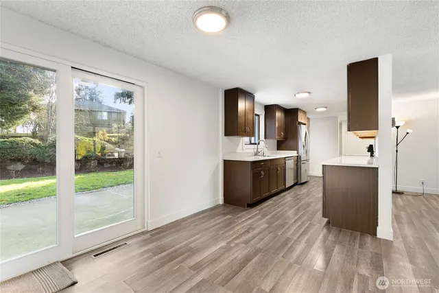 $590,000 | 19504 3rd Avenue South, Des Moines, WA 98148