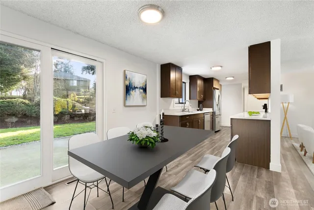 $590,000 | 19504 3rd Avenue South, Des Moines, WA 98148