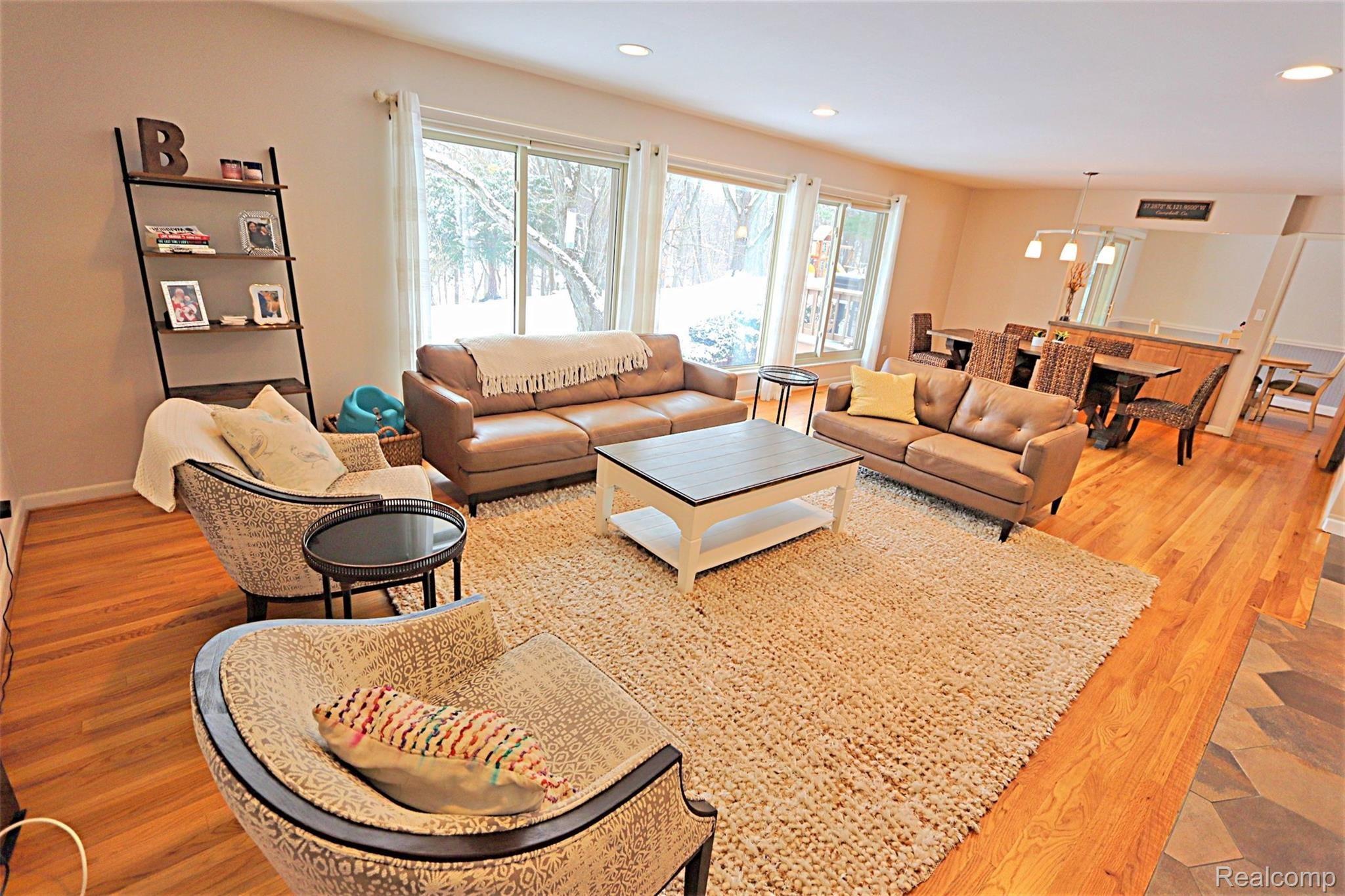 7141 Fairhill Road Bloomfield Hills, MI 48301 - Photo 4 of 47 Living Room to Formal Dining