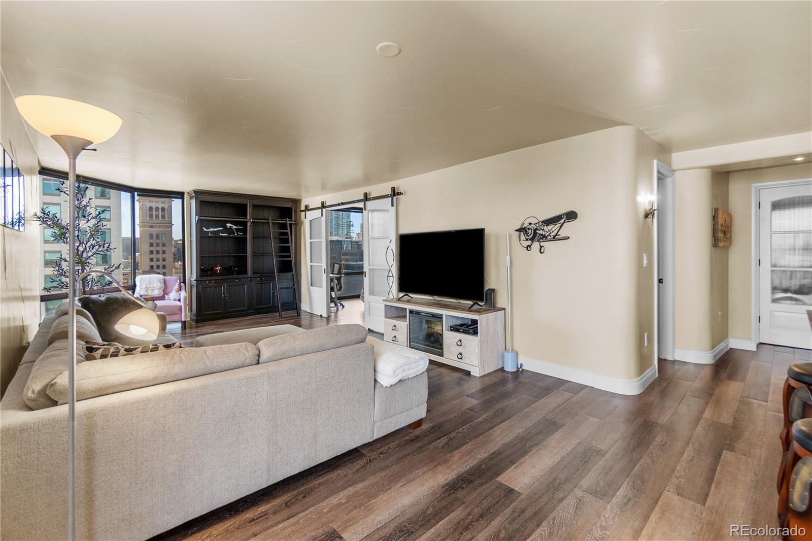 1625 Larimer Street, Unit 1705 Denver, CO 80202 - Photo 17 of 49