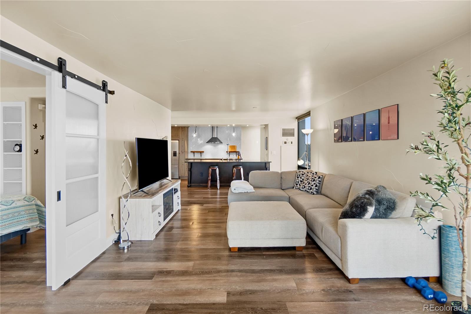 1625 Larimer Street, Unit 1705 Denver, CO 80202 - Photo 20 of 49