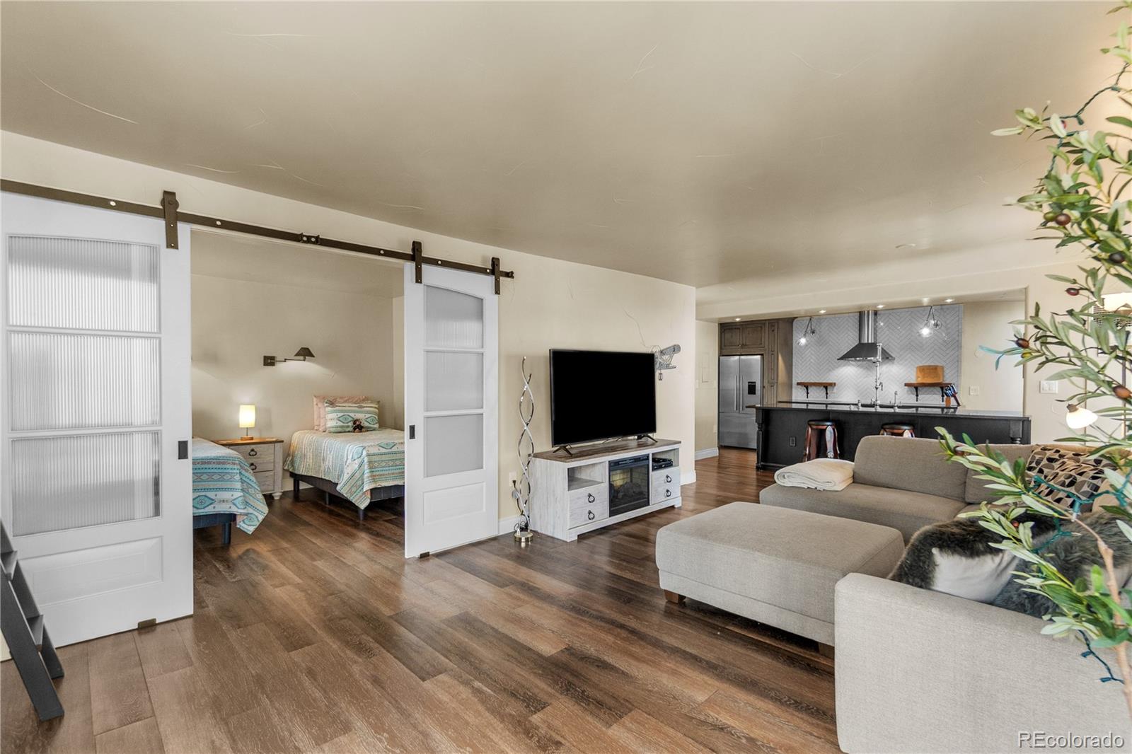 1625 Larimer Street, Unit 1705 Denver, CO 80202 - Photo 23 of 49