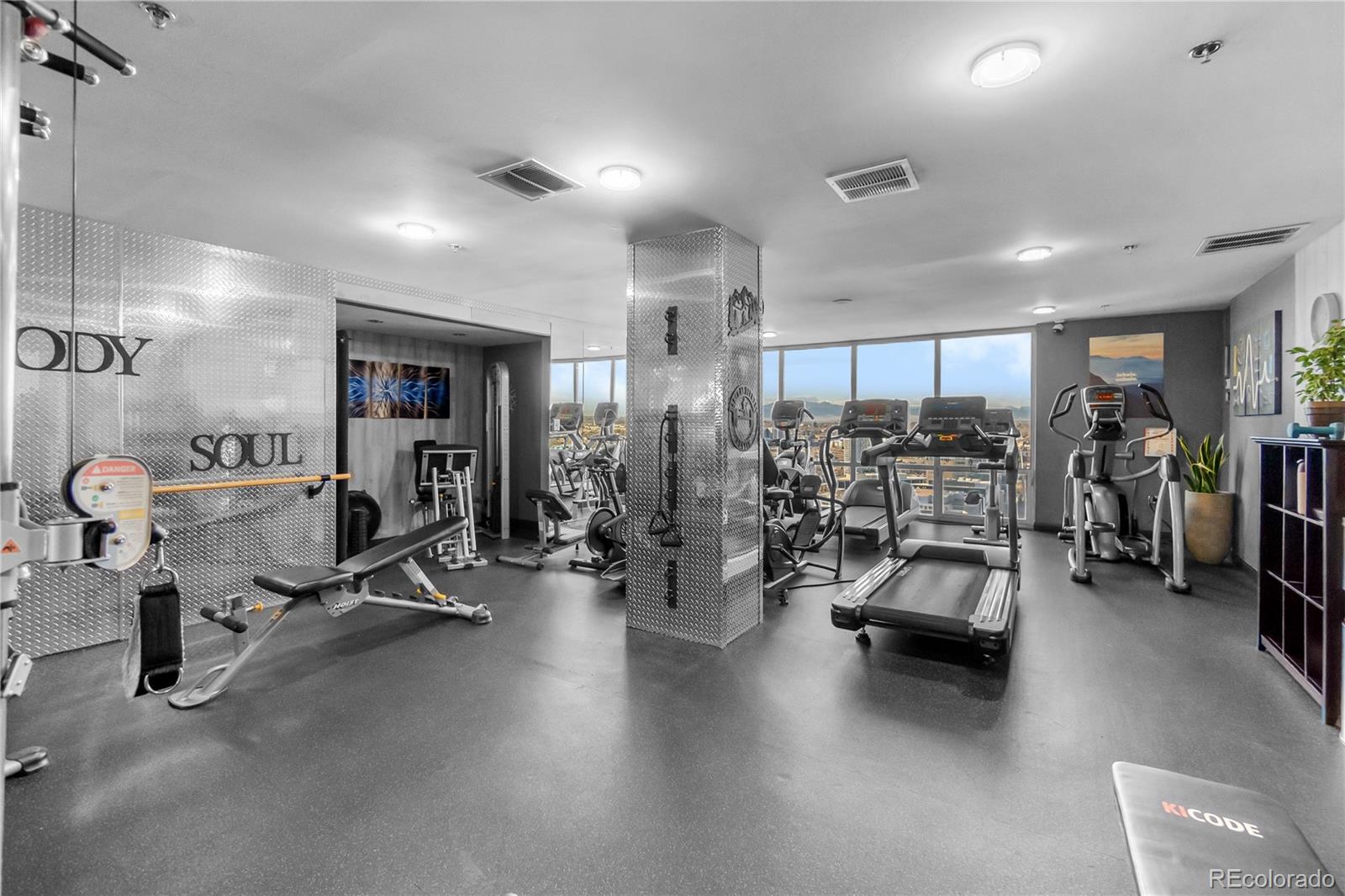 1625 Larimer Street, Unit 1705 Denver, CO 80202 - Photo 40 of 49