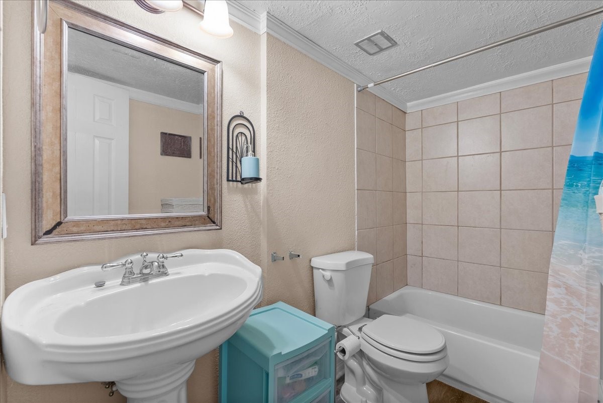 721 Davis Road League City, TX 77573 - Photo 24 of 35 Gallery Image 24