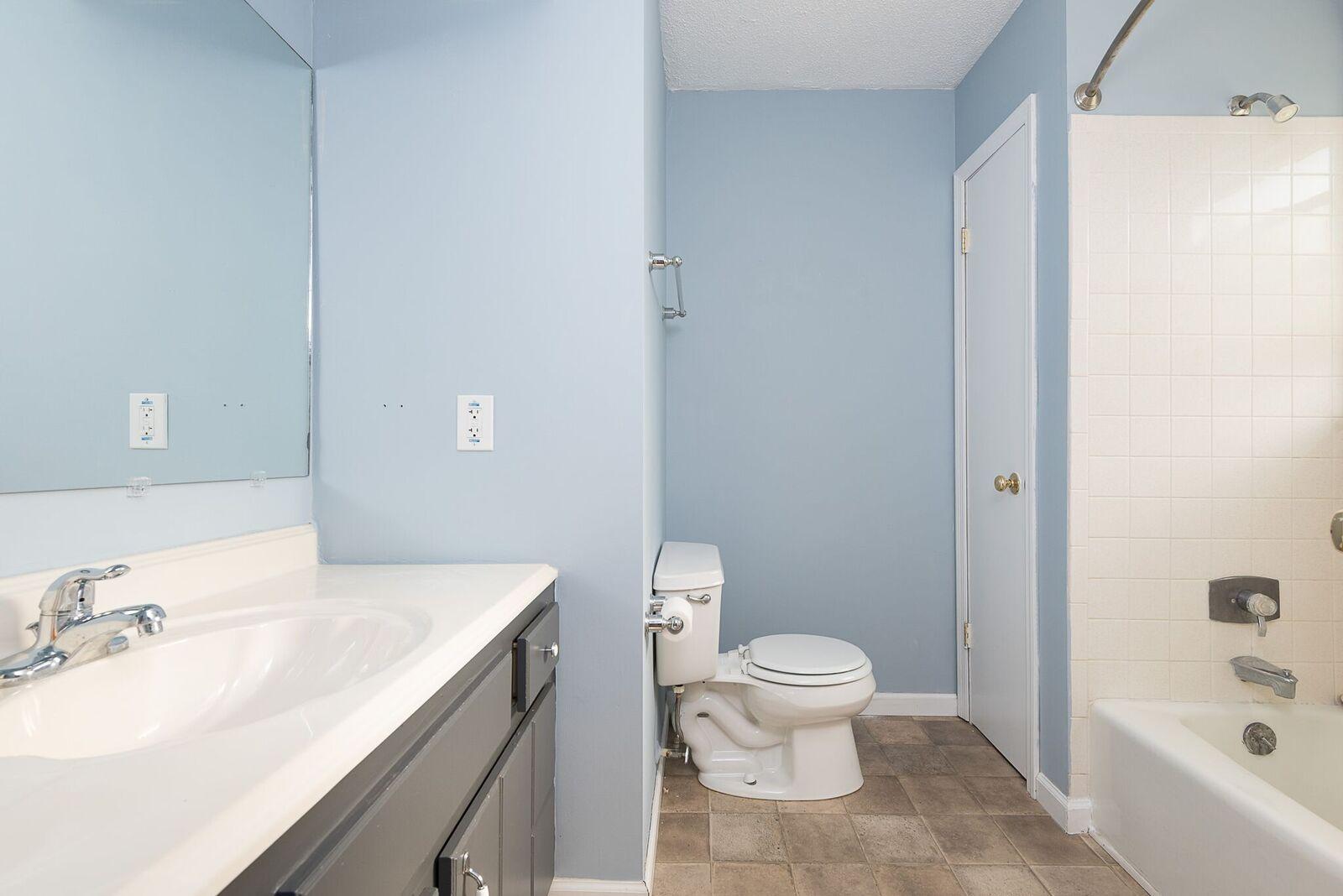 7301 Cornwall Road, Unit 4 Knoxville, TN 37931 - Photo 12 of 15 JBP_Cornwall7301-19_preview.jpeg