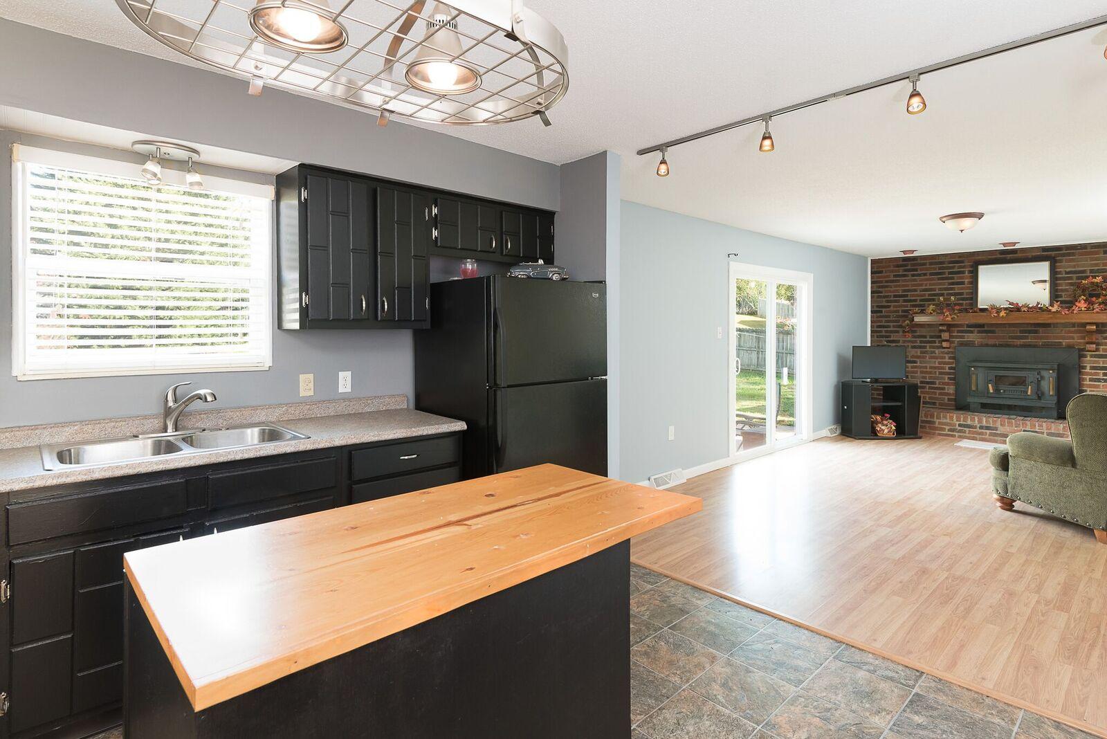 7301 Cornwall Road, Unit 4 Knoxville, TN 37931 - Photo 4 of 15 JBP_Cornwall7301-9_preview.jpeg