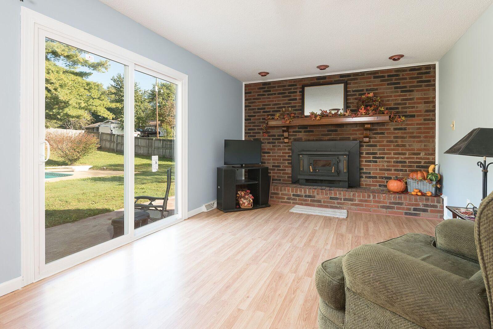 7301 Cornwall Road, Unit 4 Knoxville, TN 37931 - Photo 6 of 15 JBP_Cornwall7301-11_preview.jpeg