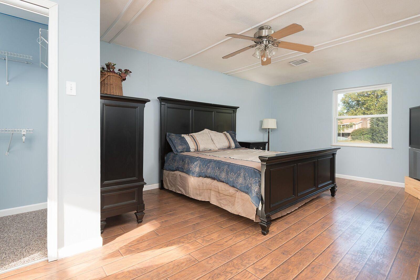 7301 Cornwall Road, Unit 4 Knoxville, TN 37931 - Photo 10 of 15 JBP_Cornwall7301-17_preview.jpeg