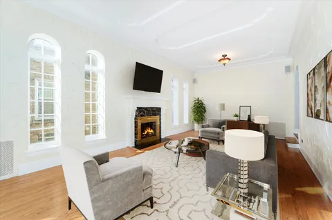 $950,000 | 1420 Bonnie Brae, River Forest, IL 60305