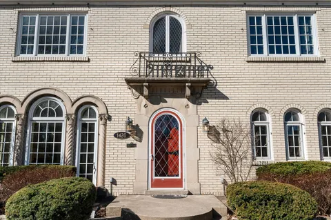$950,000 | 1420 Bonnie Brae, River Forest, IL 60305