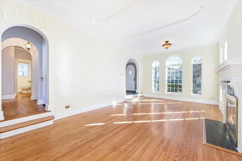 $950,000 | 1420 Bonnie Brae, River Forest, IL 60305