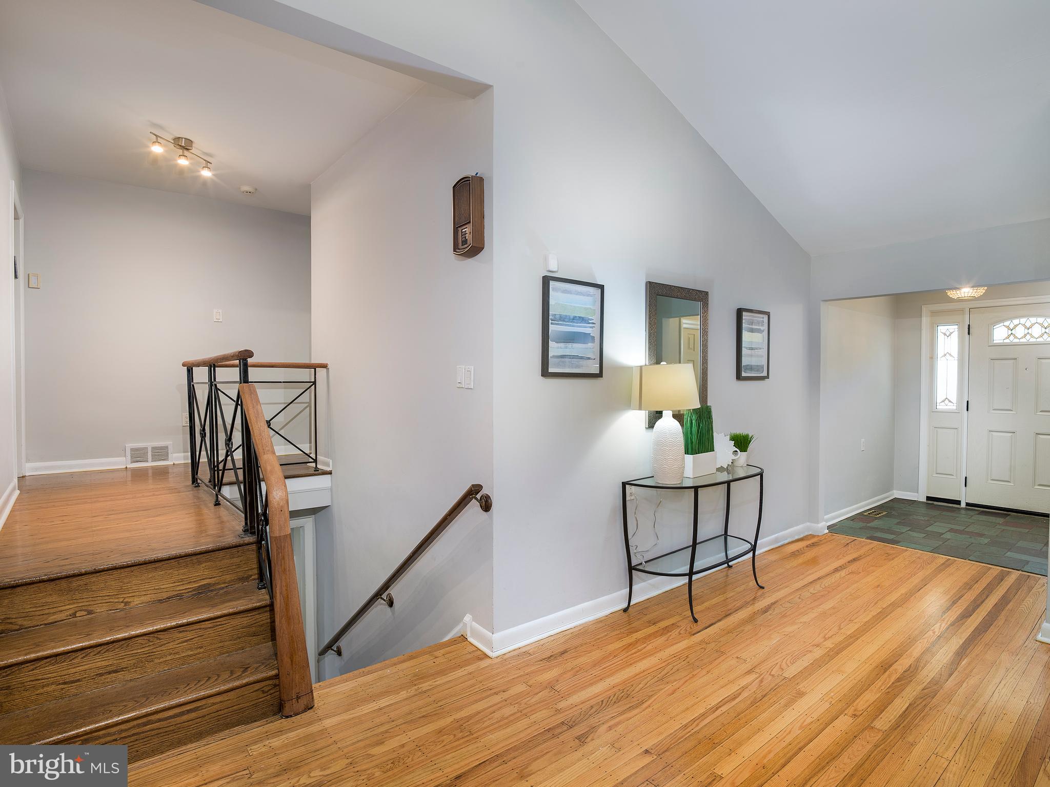 330 Sprague Road Penn Valley, PA 19072 - Photo 4 of 32 Foyer