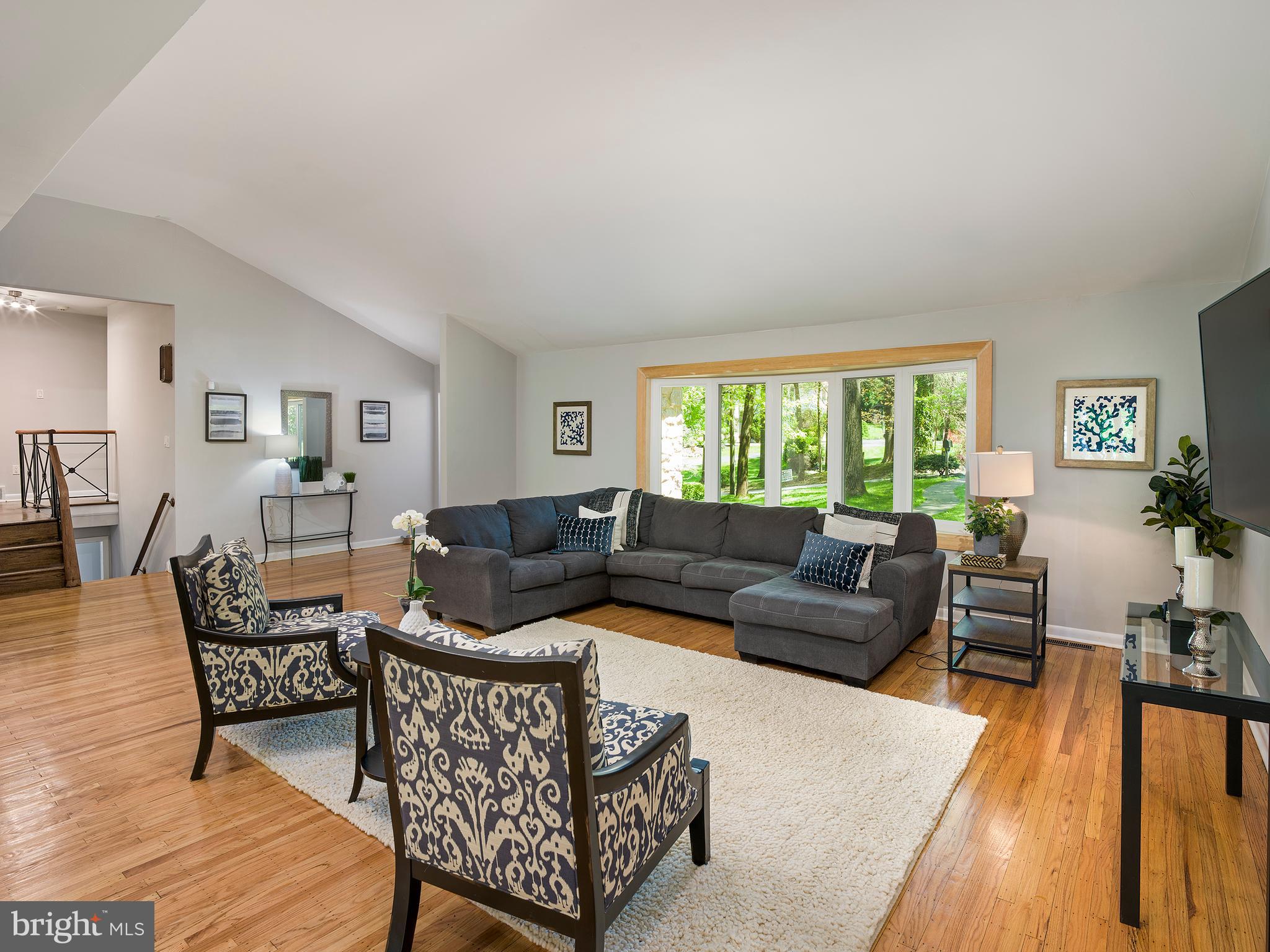 330 Sprague Road Penn Valley, PA 19072 - Photo 7 of 32 Living Room