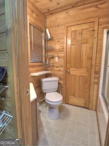 a view of walk in closet