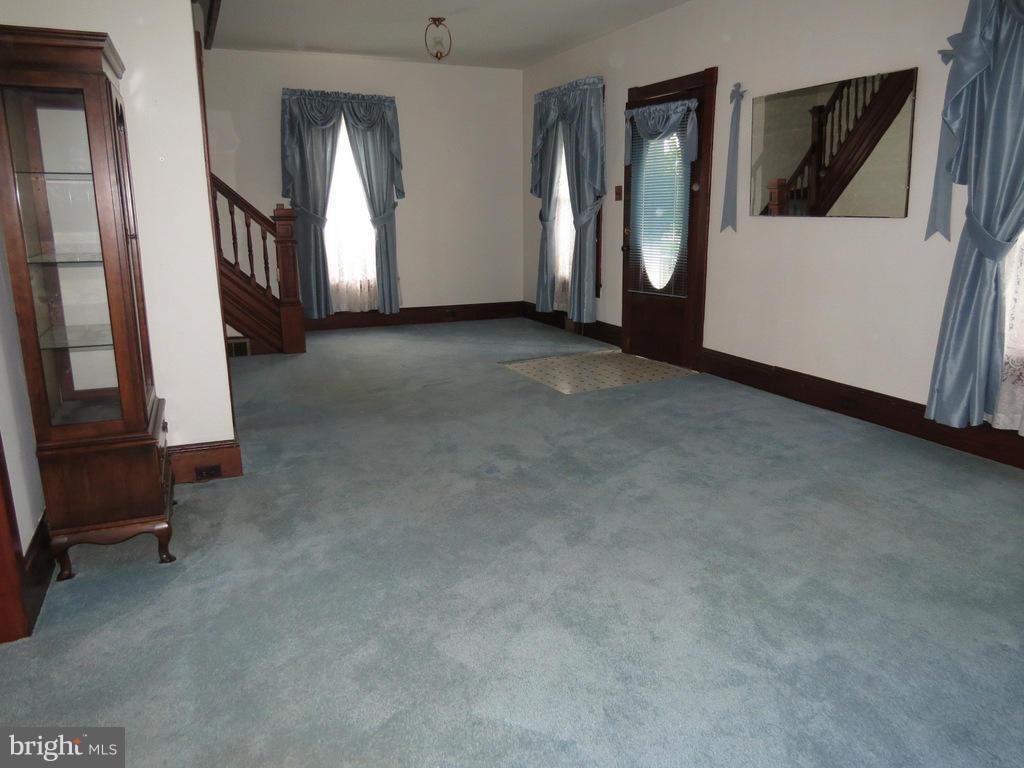 12710 Oakland Road Ridgely, MD 21660 - Photo 6 of 26 Living Room