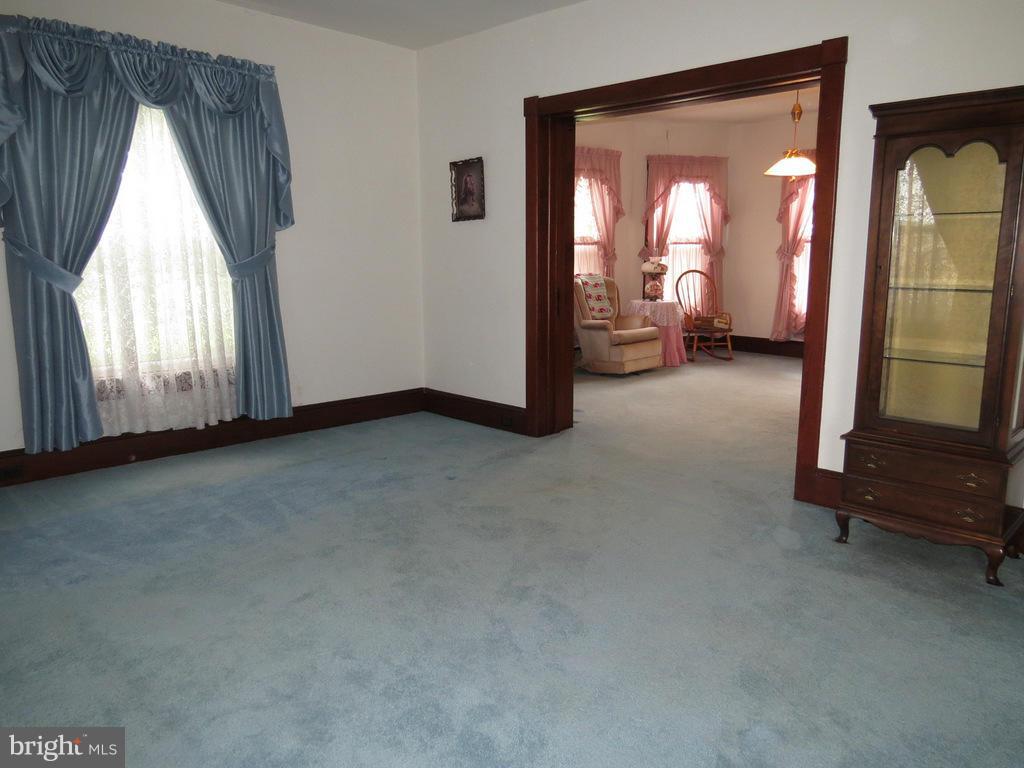 12710 Oakland Road Ridgely, MD 21660 - Photo 8 of 26 Living Room