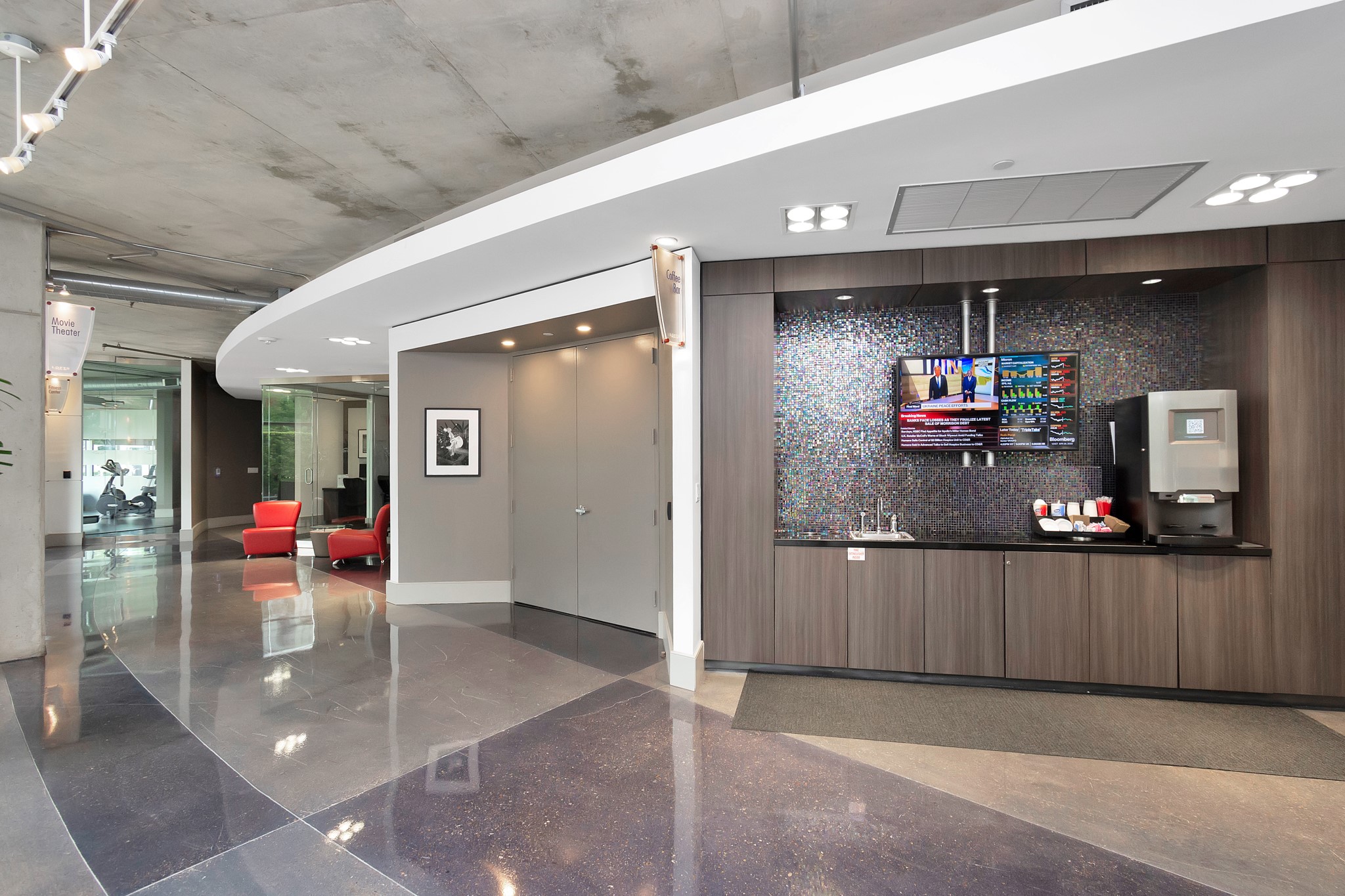 1901 Post Oak Boulevard, Unit 3113 Houston, TX 77056 - Photo 26 of 34 Morning coffee bar area