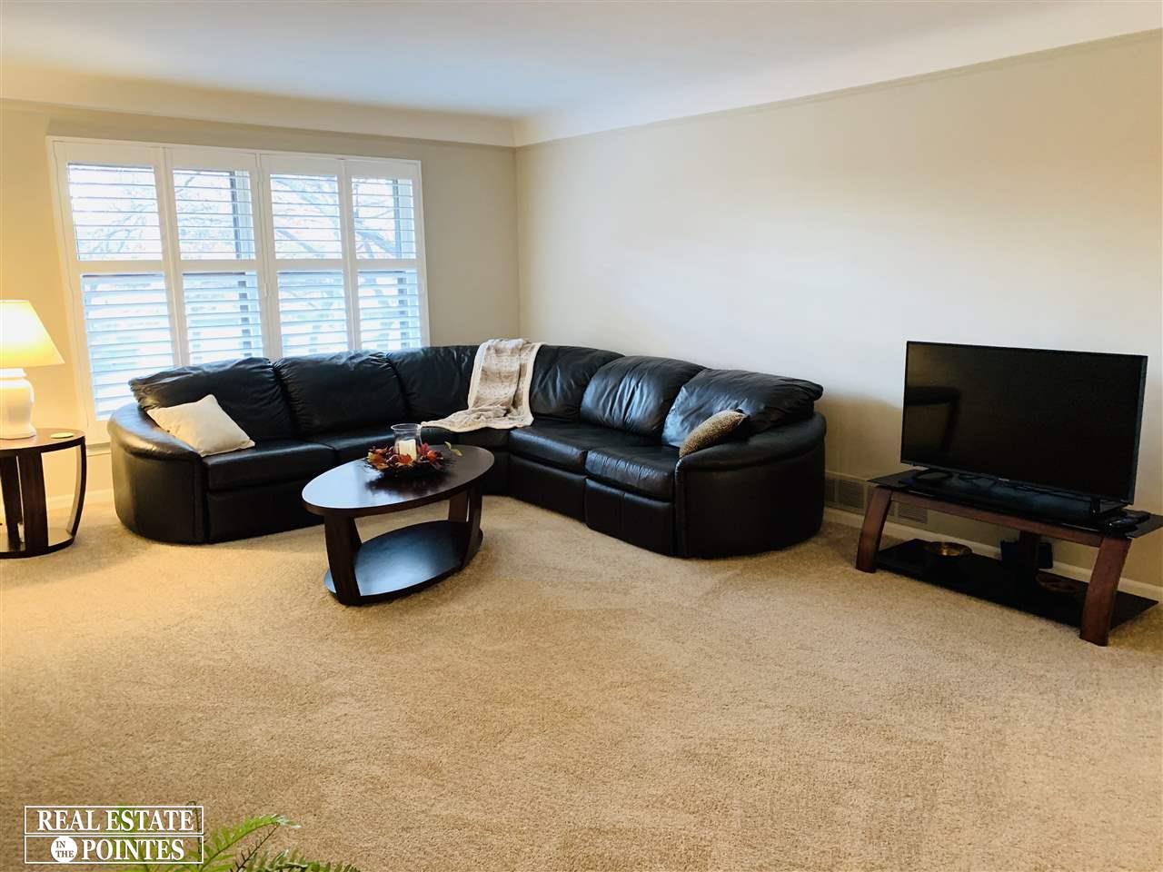 1750 Vernier Road, Unit 20 Grosse Pointe Woods, MI 48236 - Photo 2 of 25