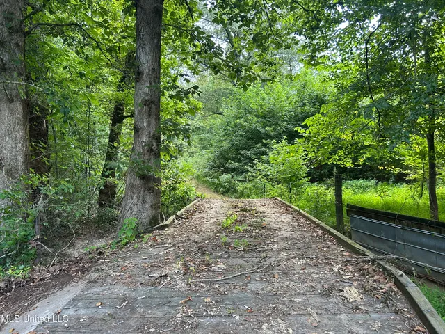 $499,450 | 1 Farr Road, Edwards, MS 39066