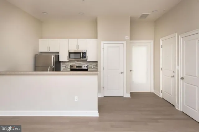 $2,350 | 235 North Christopher Columbus Boulevard, Unit 518, Philadelphia, PA 19106