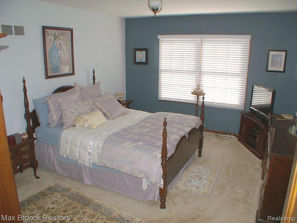 5218 Glengate Road Rochester, MI 48306 - Photo 14 of 17 MBr.jpg