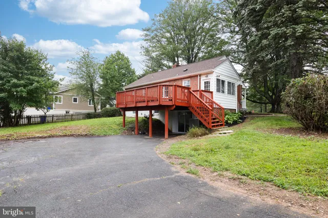 $2,650 | 25731 Ridge Road, Damascus, MD 20872