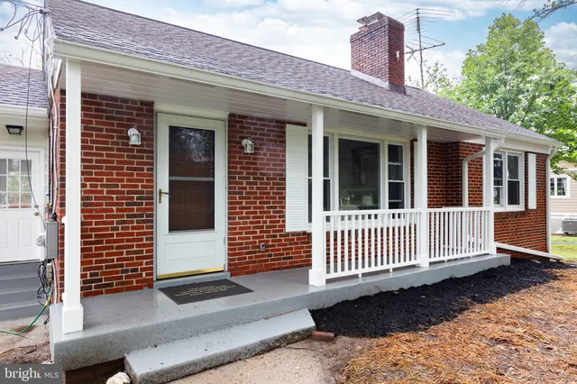 $2,650 | 25731 Ridge Road, Damascus, MD 20872