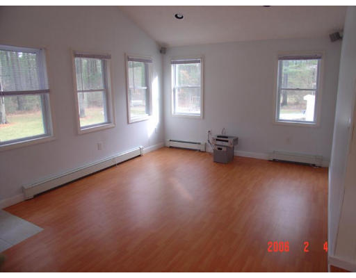 23 Hillview Road North Reading, MA 01864 - Photo 3 of 12 Gallery Image 3