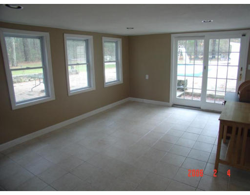 23 Hillview Road North Reading, MA 01864 - Photo 8 of 12 Gallery Image 8