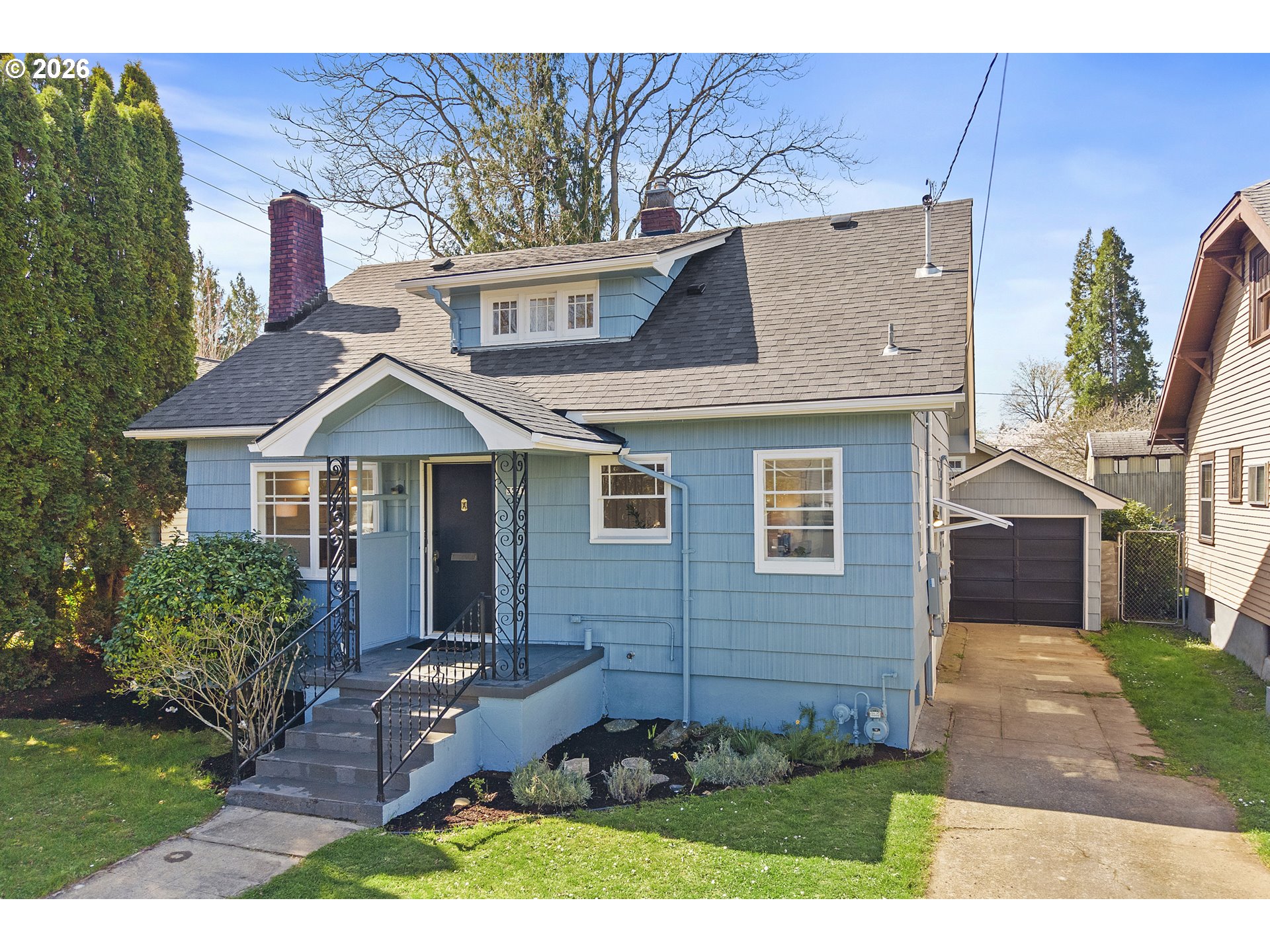 3521 Northeast 69th Avenue Portland, OR 97213 - Photo 2 of 39 Front Yard